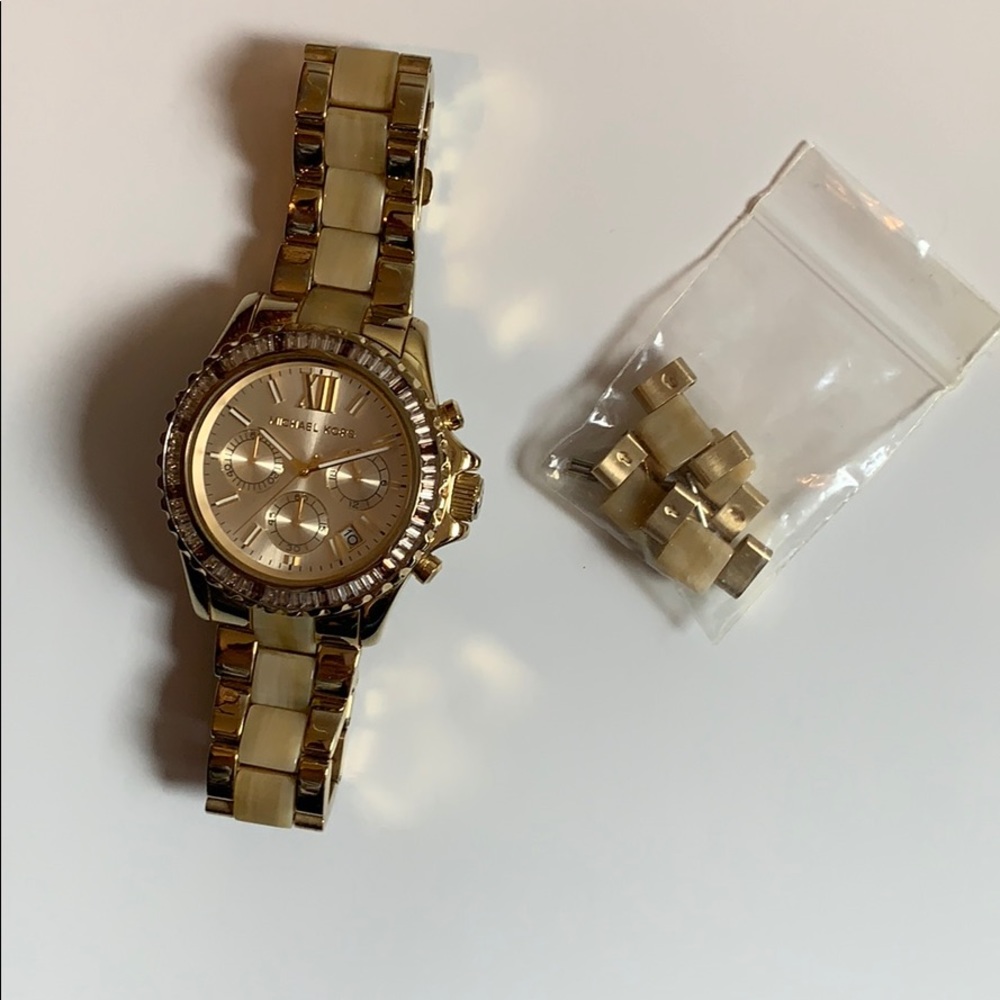 Michael Kors watch (Gold)